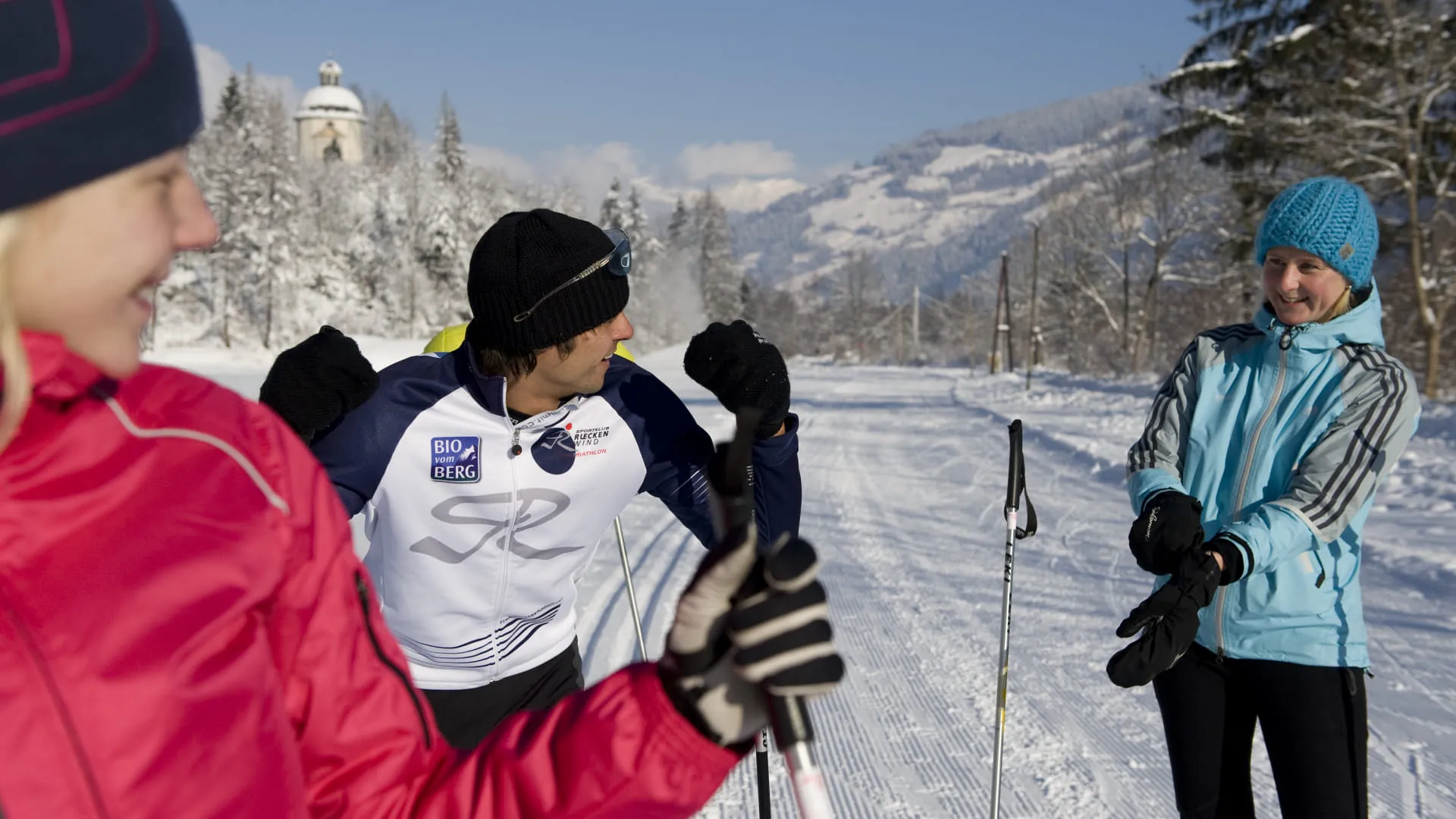 Cross-country skiers in Mayrhofen-Hippach in the snow